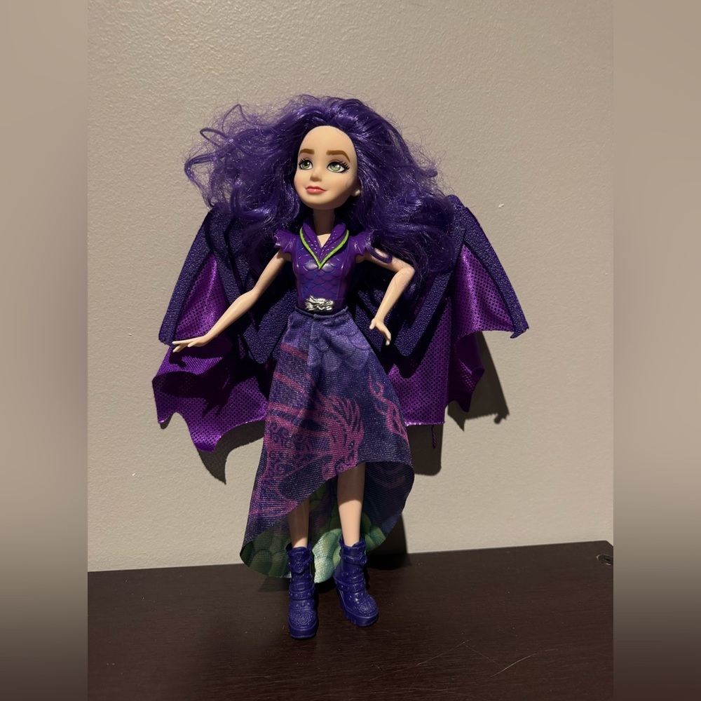 Disney's Descendants 3 Mal Dragon Queen Doll with Expanding Wings Purple
